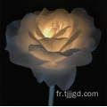 Lumière de fleurs artificielles de rose